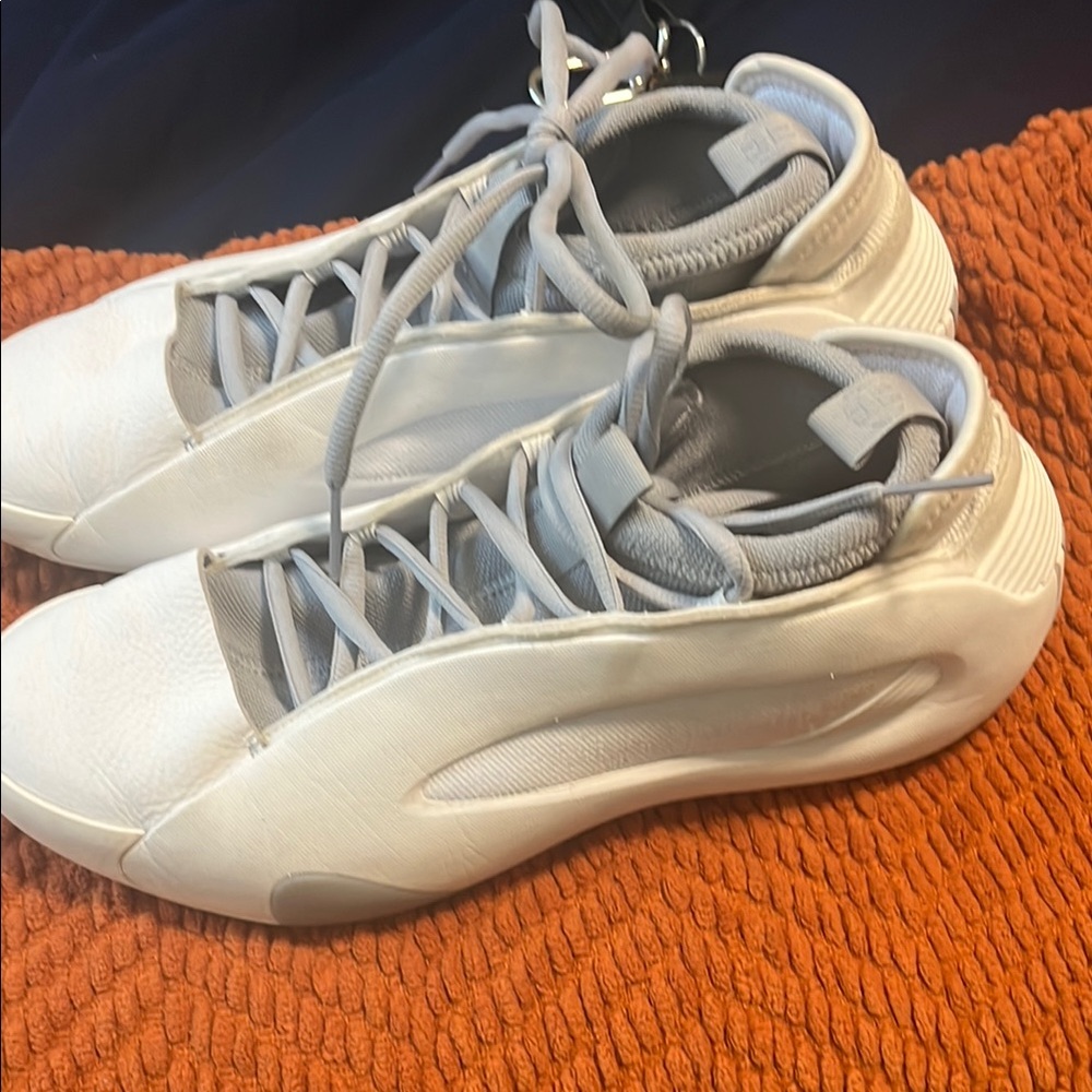 HARDEN BASKETBALL SHOES